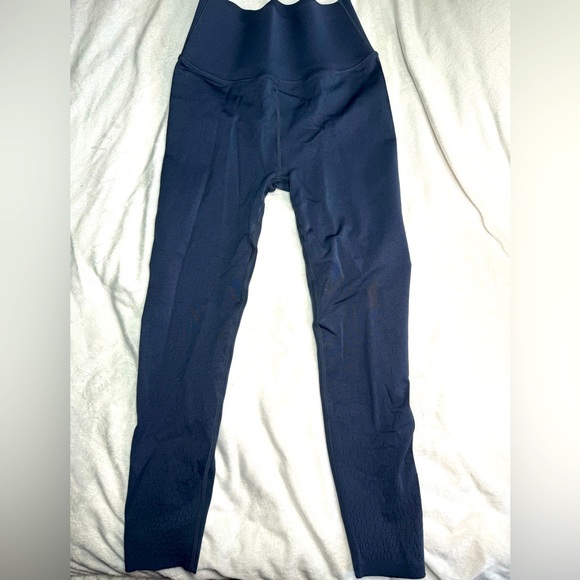 Fabletics High-Waisted SculptKnit® Dot Legging Size L - Picture 1 of 9